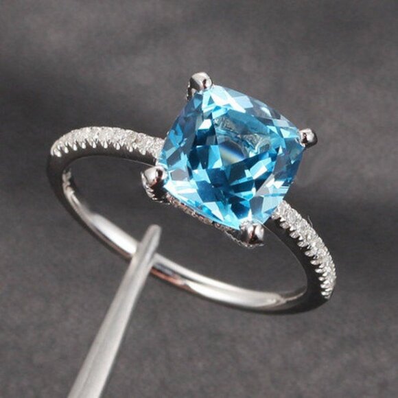 Blue Topaz Ring - Picture 2 of 4
